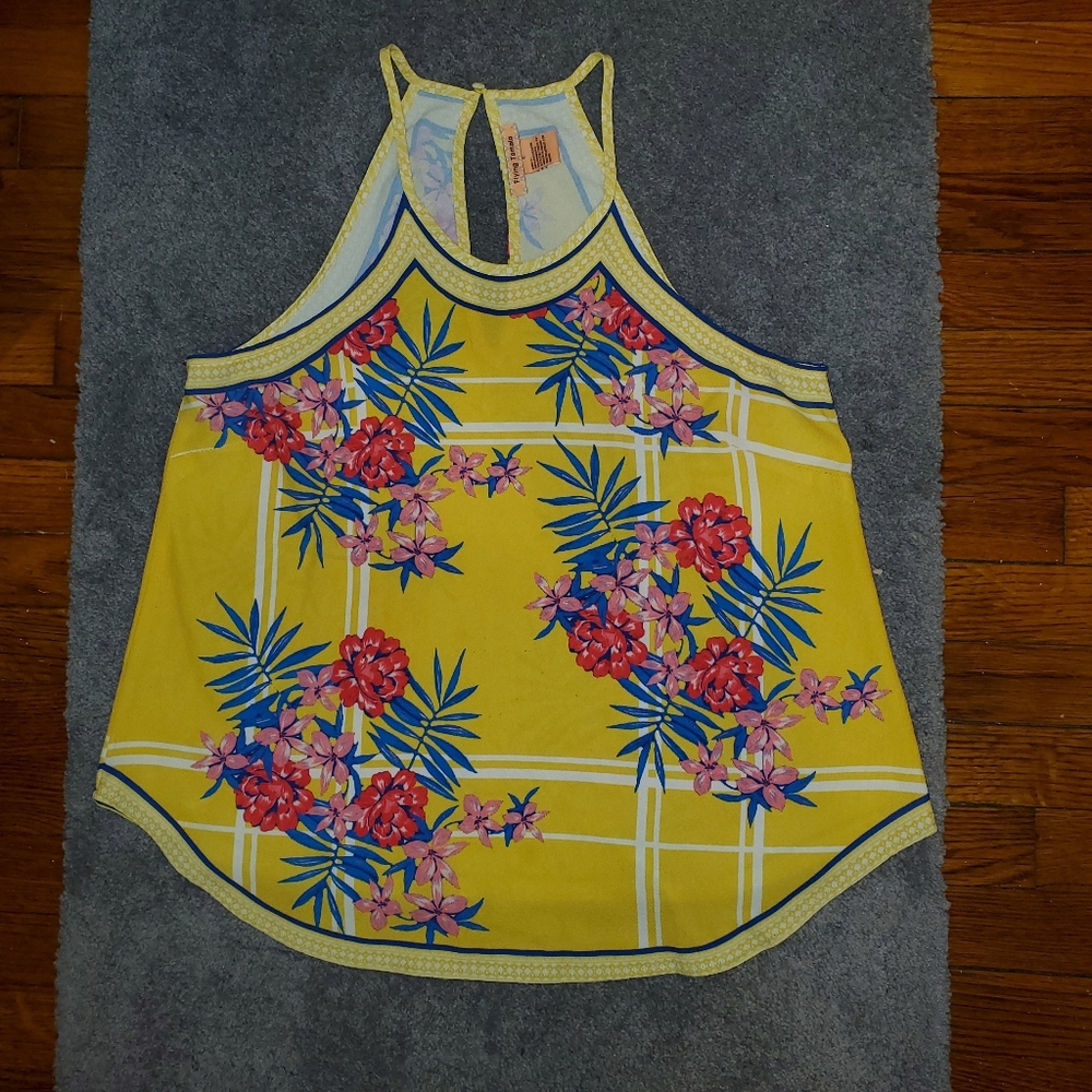 Flying Tomatoe Size L tank style floral blouse